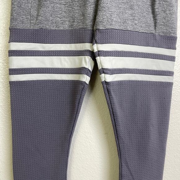 Bombshell Sportswear Pocket Leggings Womens XS Gray Workout Gym Striped Train - Picture 4 of 12